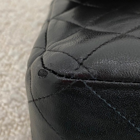 Authentic Chanel Classic Flap Black Medium Lambskin SHW - Picture 10 of 16